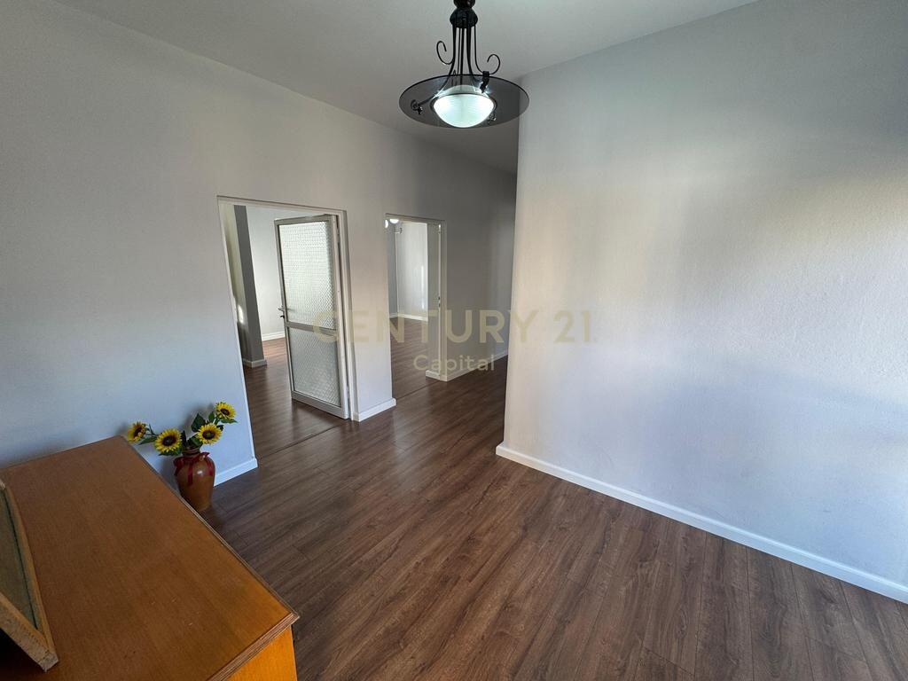 Ambjent per zyra me qira tek Ministria e Jashtme