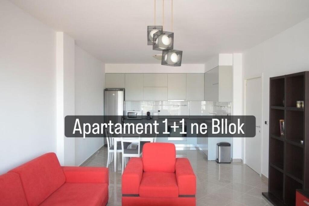 Apartament 1+1 ne bllok me qera 700€