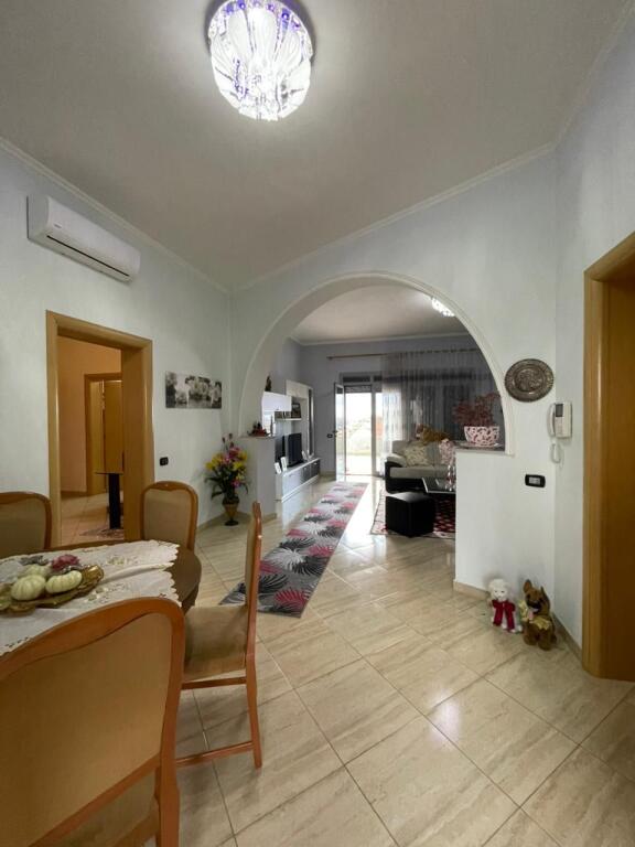 🏡 SHËTPI PRIVATE ME 2 DYQANE DHE 2 AMBIENTE NË SHITJE OSE ME QERA