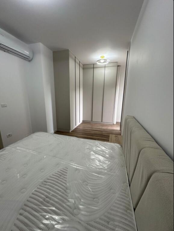 Tirane, apartment 2+1+Balcony for rent Floor 3, 95 m² 1,000 € (Qemal Stafa Street)
