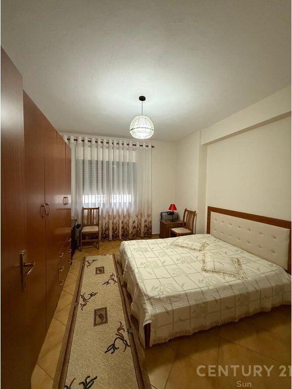 Apartment 2+1 for rent at Komuna e Parisit