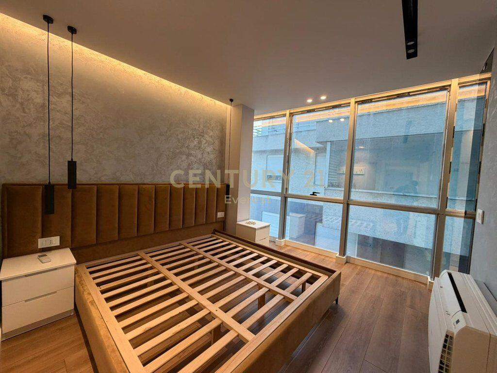 REZIDENCA KODRA DIELLIT 1, APARTAMENT 3+1 ME GARDEROBE PER QIRA