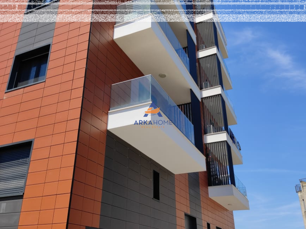 SHITET APARTAMENT 2+1+BALLKON+POST PARKIMI KODRA E DIELLIT,250.000 EURO (BASHKË ME POST PARKIMI)
