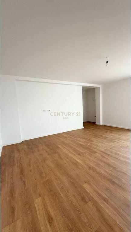 SHITET APARTAMENT 2+1+2 , PRANE UJESJELLESIT DURRES !