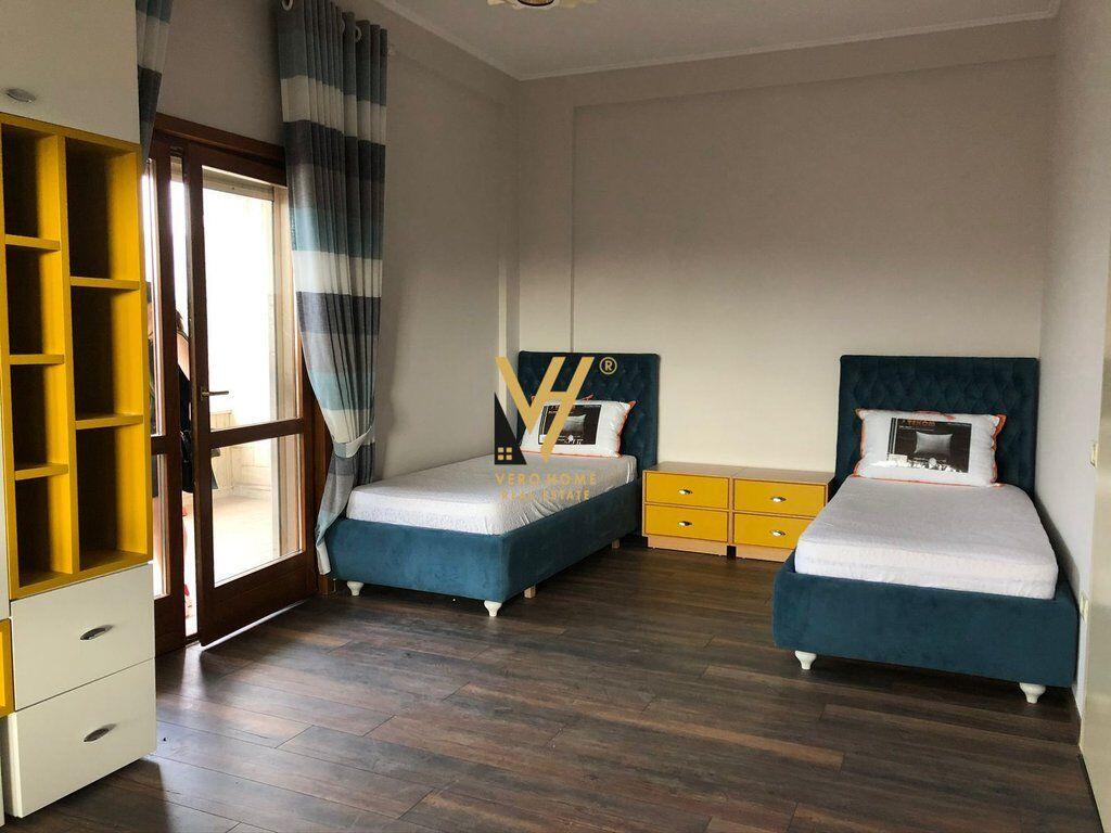 SHITET APARTAMENT 4+1+2+VERANDE TE KOPSHTI ZOOLOGJIK 550.000 EURO