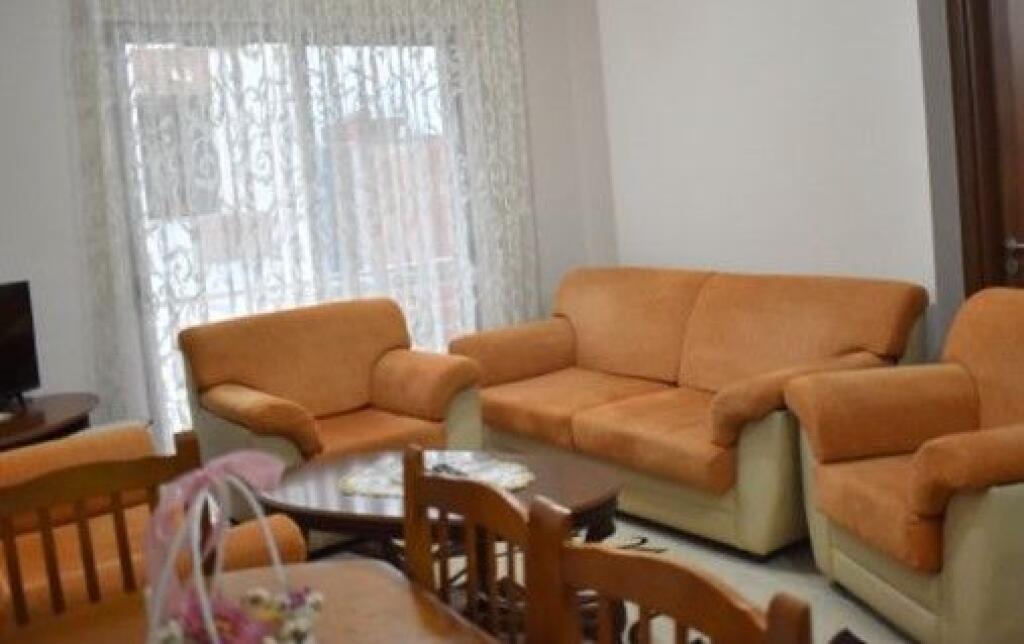 Apartament 2+1 me qera       ID   13887