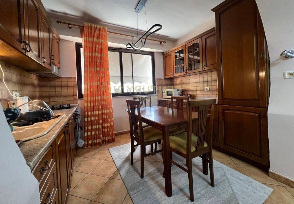 Apartament 2+1 me qira, Myslym Shyri