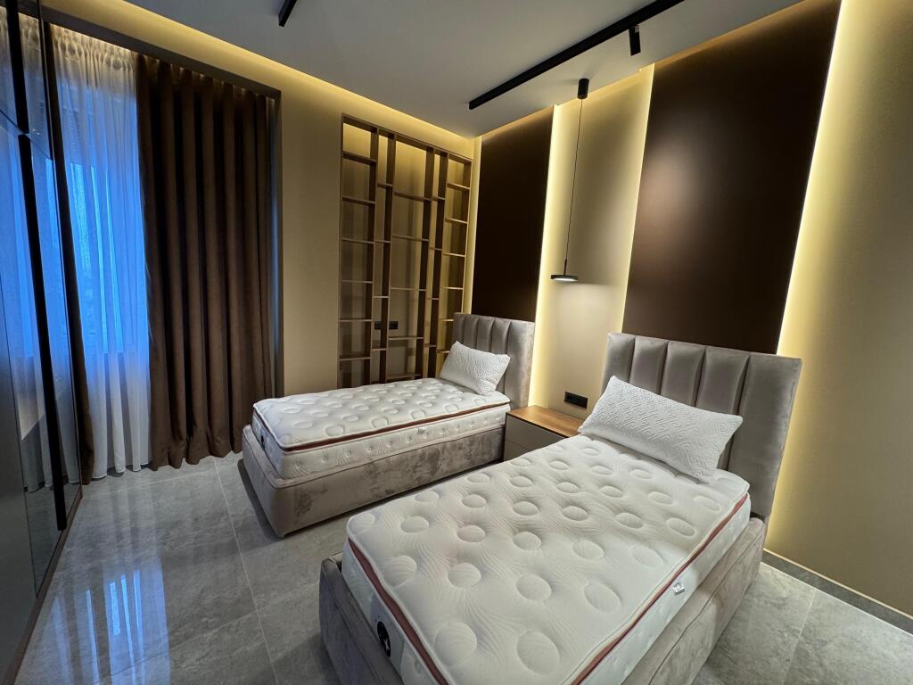 SECRET GARDEN – JEPET APARTAMENT LUKSOZ 3+1+4 ME 2 POSTE PARKIMI