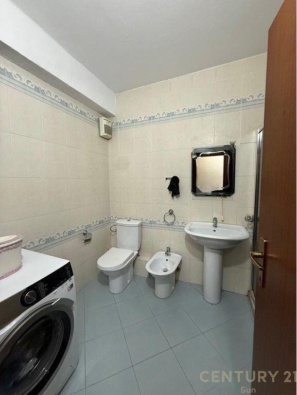 Apartment 2+1 for rent at Komuna e Parisit