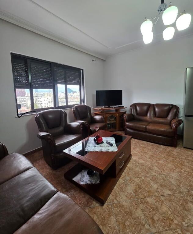 JEPET ME QER APARTAMENT 1+1 TEK ISH PARKU