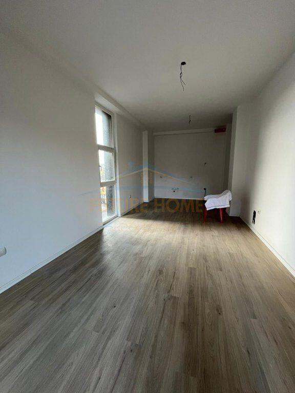 Shitet, Apartament 2+1+2, Kompleksi Henke, Tiranë.