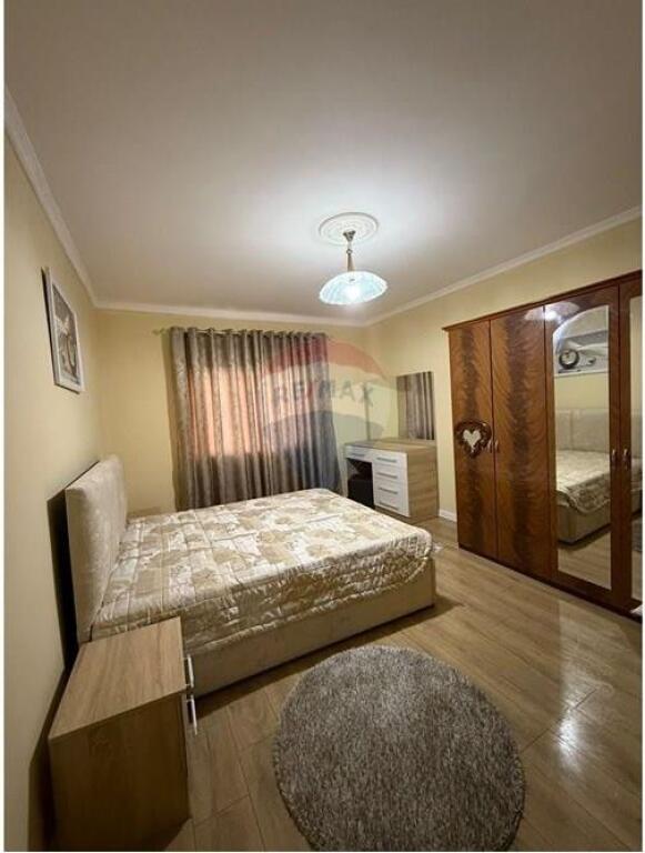 Shitet Apartament 2+1 tek Rruga Ali Demi