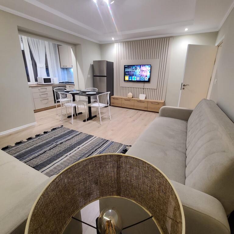 Apartament 1+1 me qera tek Myslym Shyri