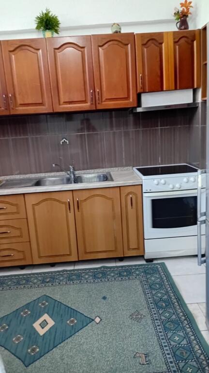 Siri Kodra, 2+1 for rent on the ground floor, private house, near the meridian