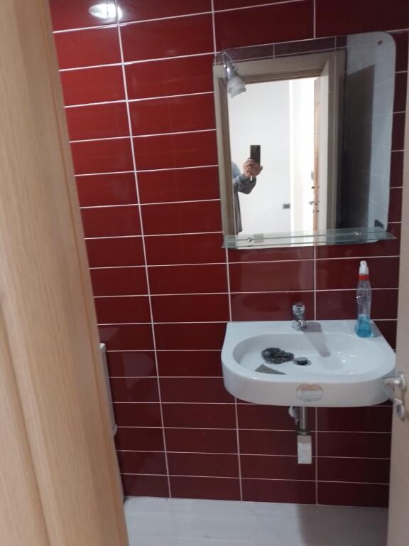 Zyre per qera 35 m2 te 9-kateshet