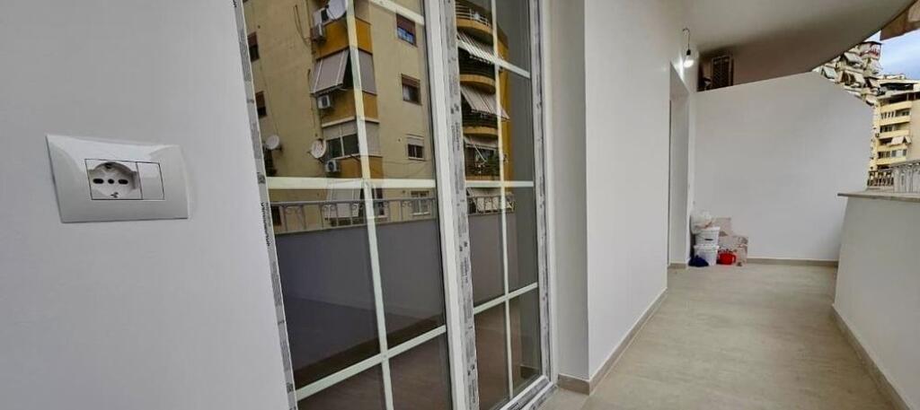 APARTAMENT 2+1+2 PER SHITJE TEK RRUGA E BOGDANEVE!