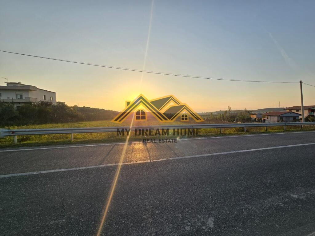 Tokë për Shitje në Manëz Buze Rruge !