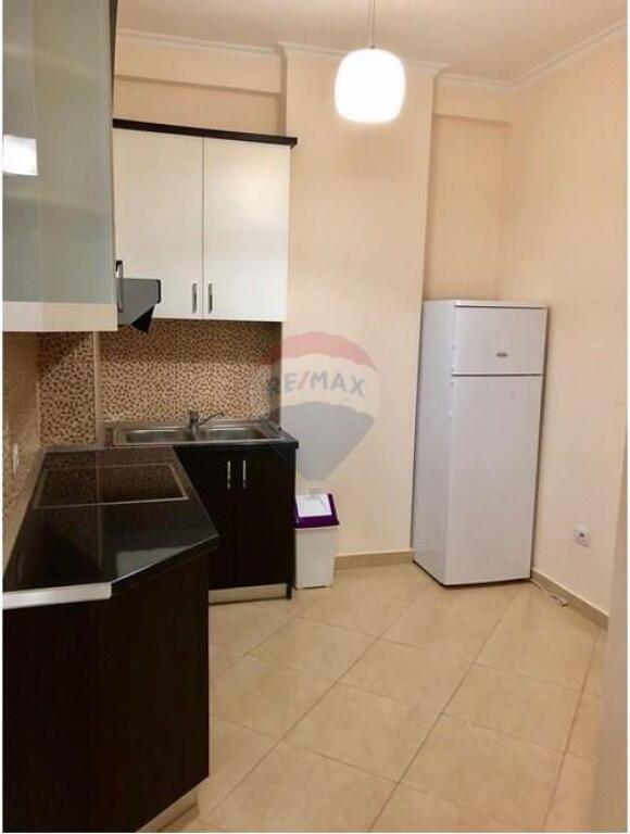 Apartament 1+1 me qera Astir