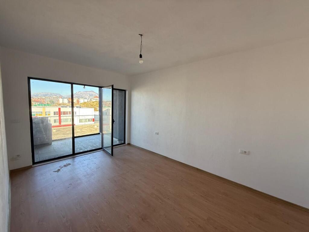 JEPET ME QIRA APARTAMENT 1+1 TEK 5 MAJI