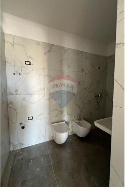 Apartament 1+1 Ne Shitje Te Mine Peza!