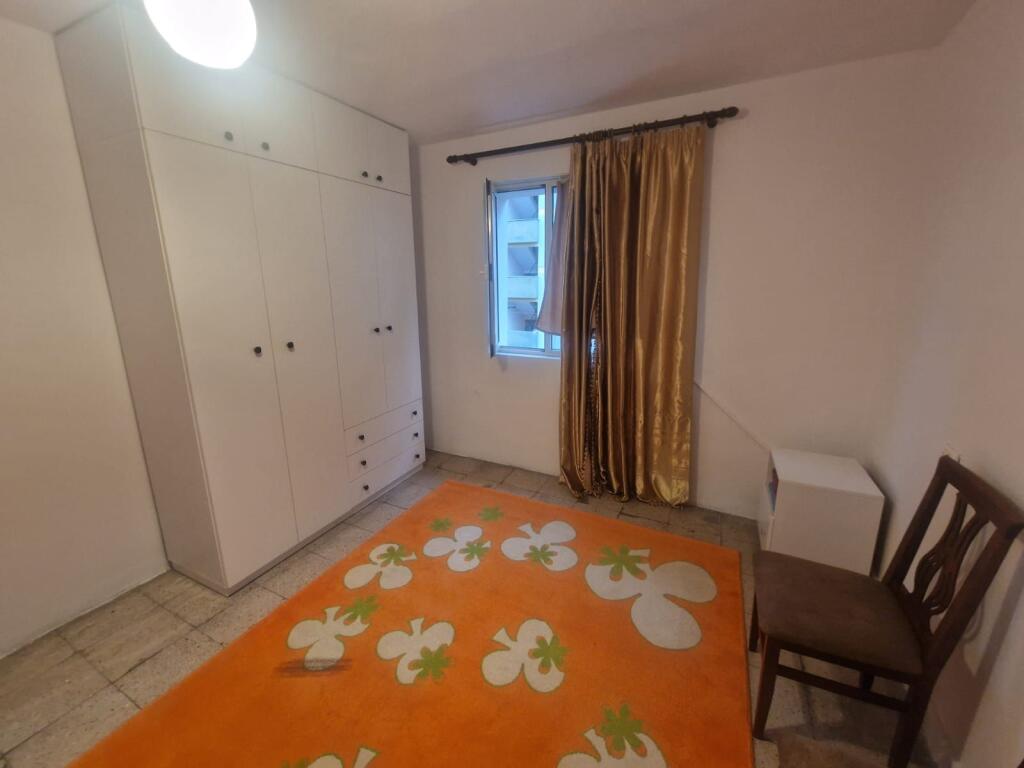 Jepet me qera apartament 1+1 te Zogu i Zi.
