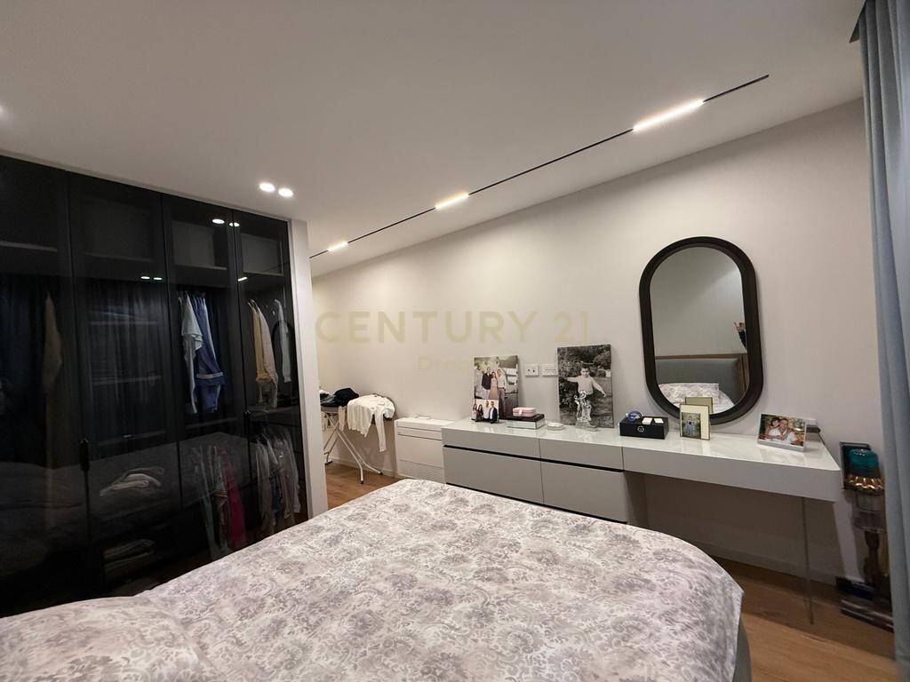 In Vendita – Appartamento 2+1+2 + 2 Posti Auto