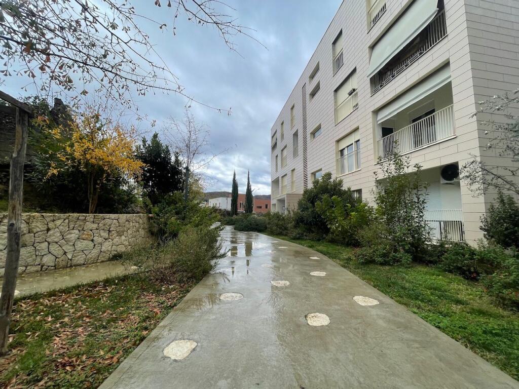 Affittasi appartamento 2+1+ posto auto in residence privato vicino al Lago Vuoto