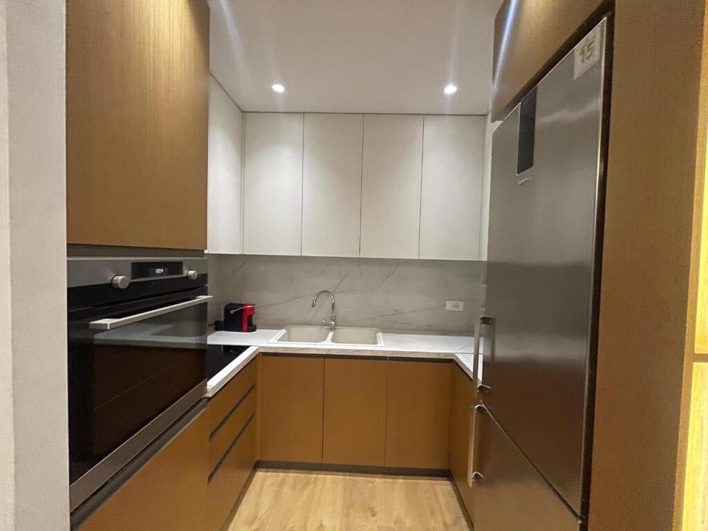 Apartament per qera 2+1+2+parkim tek Liqeni i Thate
