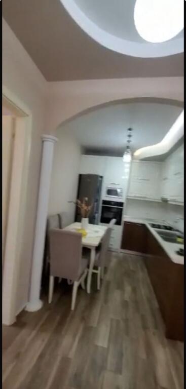 Apartament 1+1 me qira tek shkolla Partizani