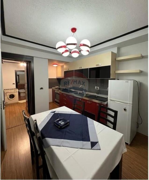 Appartamento 1+1 in Affitto – Bllok, Tirana