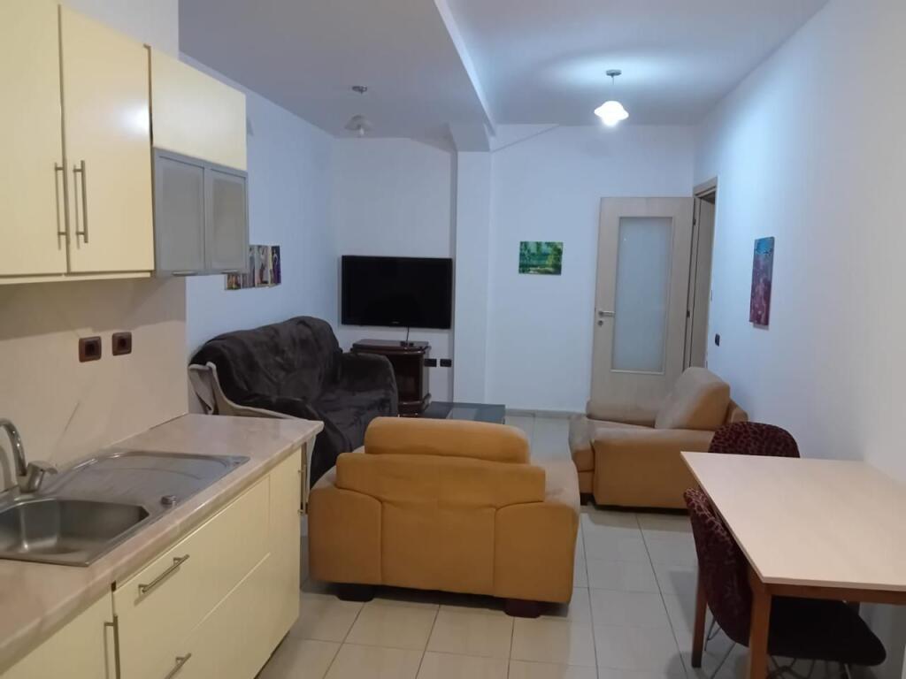 Affittasi 1+1 vicino al complesso Delijorgji