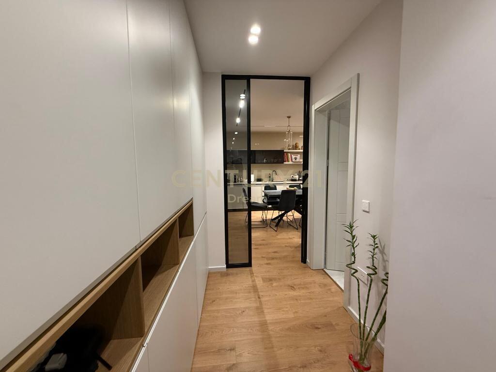 In Vendita – Appartamento 2+1+2 + 2 Posti Auto