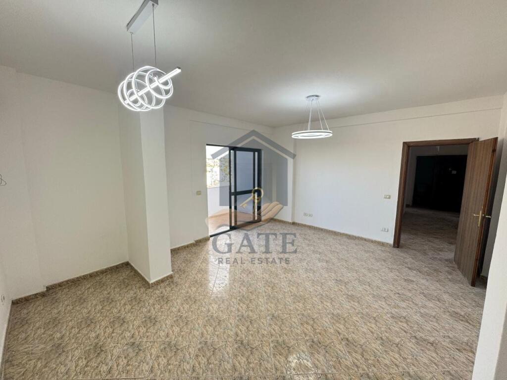 Shitet apartament 2+1 – Plazh Hekurudha