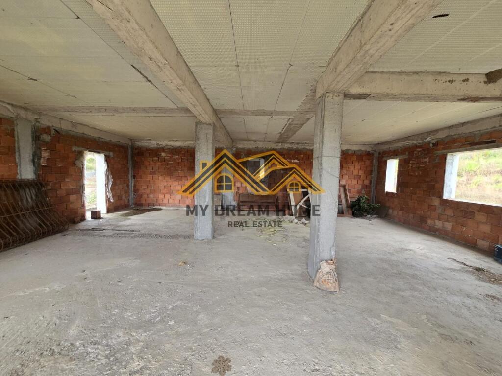 SHITET SHTEPI PRIVATE ZONA SPITALLES DURRES!