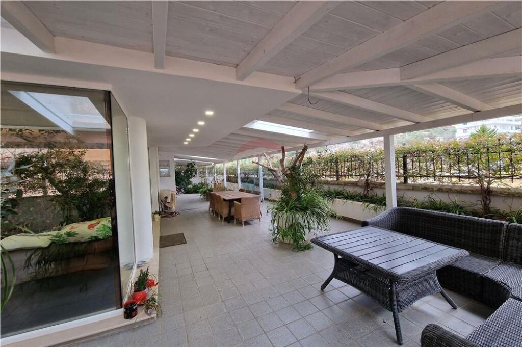  SUPER APARTAMENT 2+1+VERANDË – LUNGO MARE, Vlorë