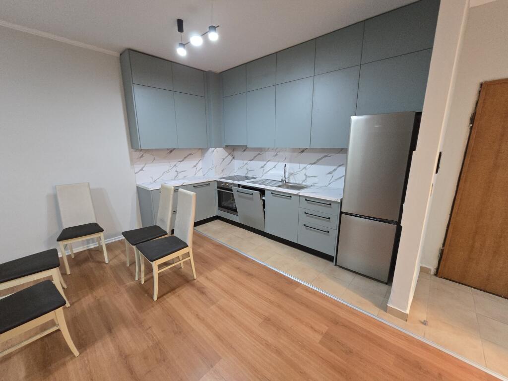 Jepet me qira apartament 2+1 në qendër të Durrësit