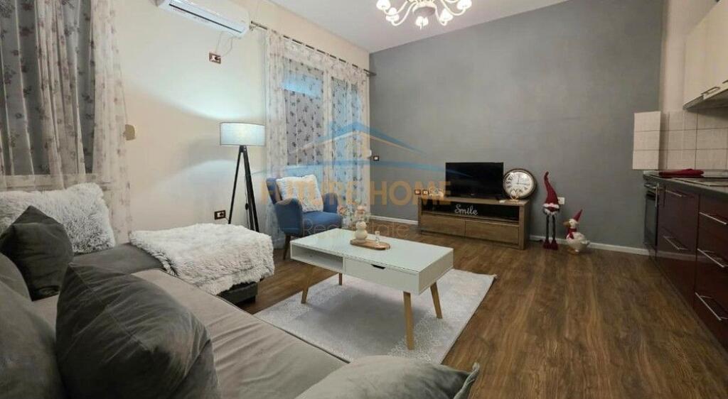Qera,Apartament 1+1 tek Pazari i Ri,Tirana.