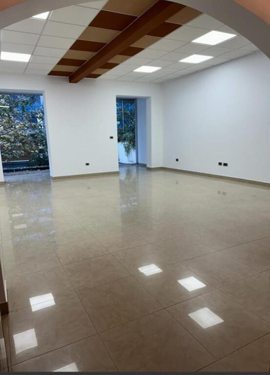 🏢 Jepet me Qira Ambient Biznesi – Mbi Bar Tribeka, Brigada 8