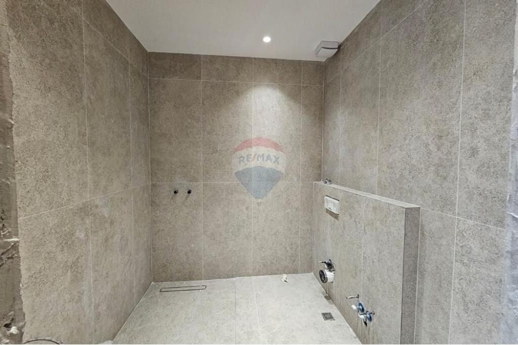 Apartament - Për Shitje - Ish Tregu Elektrik, Tiranë(ID: 530571006-13)