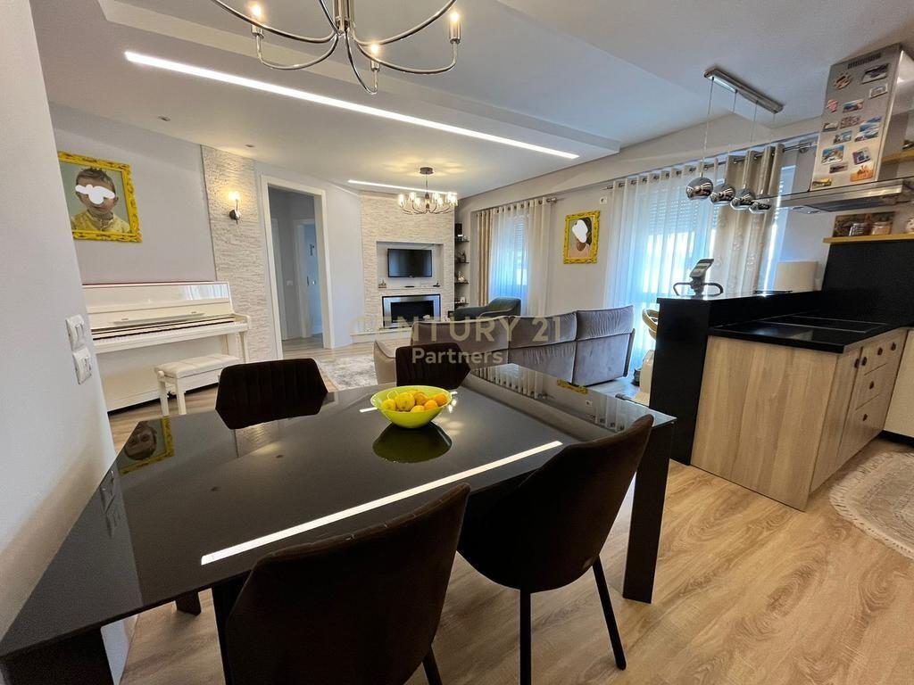 Jepet me Qira – Apartament 3+1+2, Kompleksi Magnet