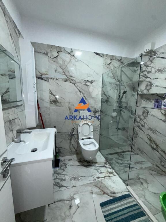 SI AFFITTA APPARTAMENTO 2+1+BALCONE+DEPOSITO A UNAZA E RE 550 EURO