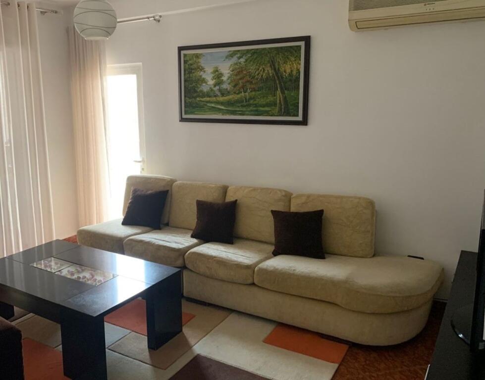 Apartament 1+1 me qera ne don bosko    ID   13904