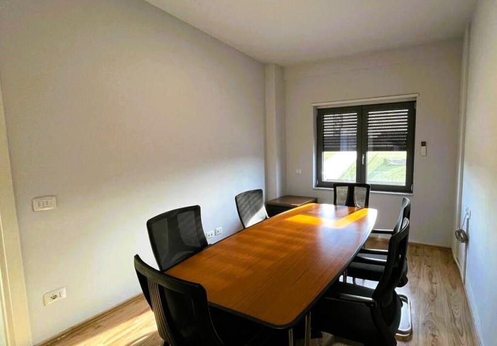 Jepet me qira ambient per zyra tek Zogu i Zi !