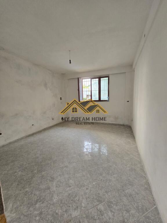 SHITET OBJEKT+TRUALL PRANE VALA PARK STADIUMI DURRES!