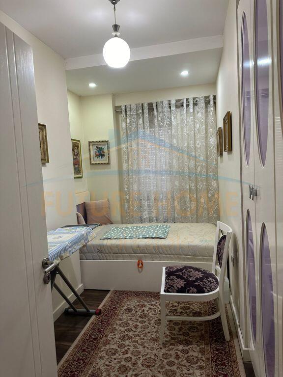 Qera, Apartament 3+1+Post Parkimi, 21 Dhjetori,Tiranë
