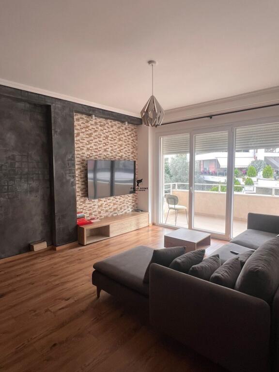 APARTAMENT ME QERA 2+1 KOPSHTI BOTANIK 800 EURO