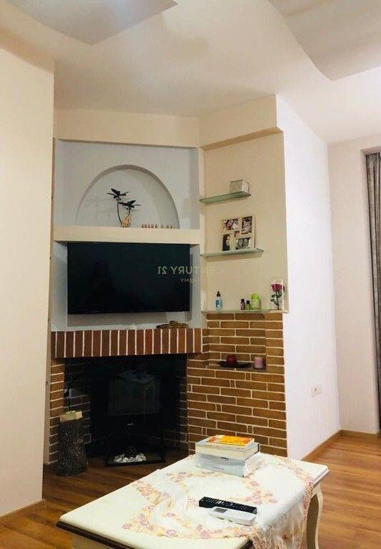 Appartamento 1+1 in affitto vicino alla Scuola Rossa + Posto auto (opzionale +100 euro).