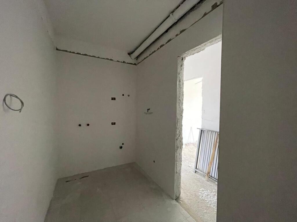 SHITET APARTAMENT 2+1+2 UNIVERS CITY 135.000 EURO