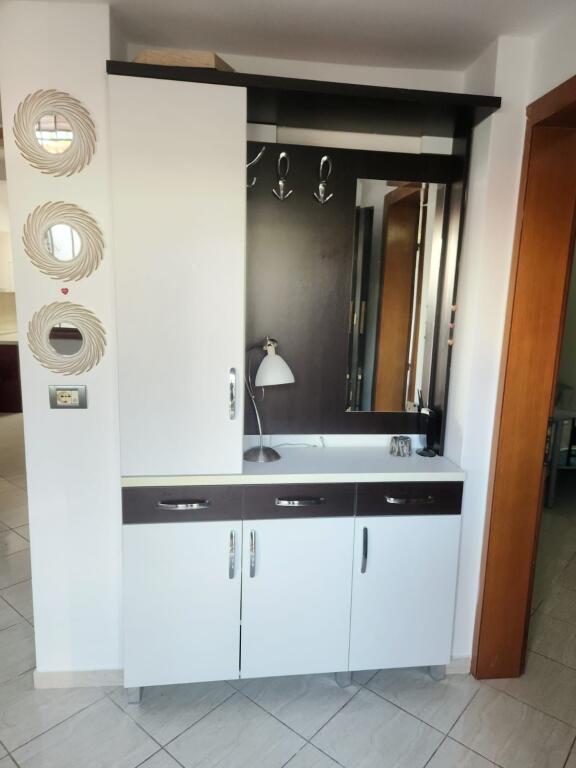 Jepet Me Qera Apartament 2+1+1 Post Parkimi