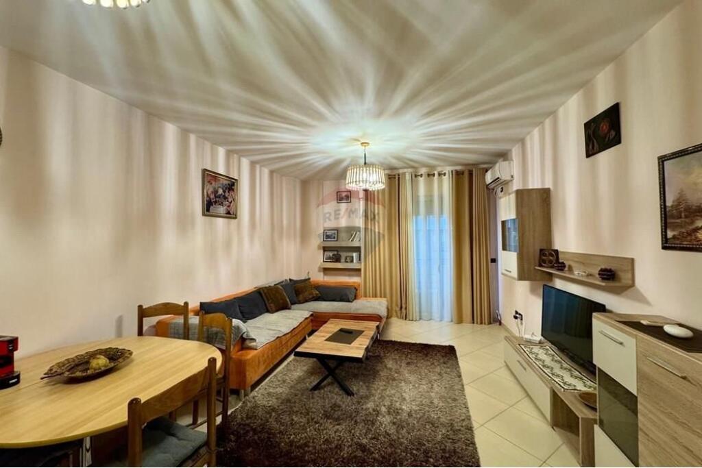 apartament 2+1 me Qera, Pazari i Ri